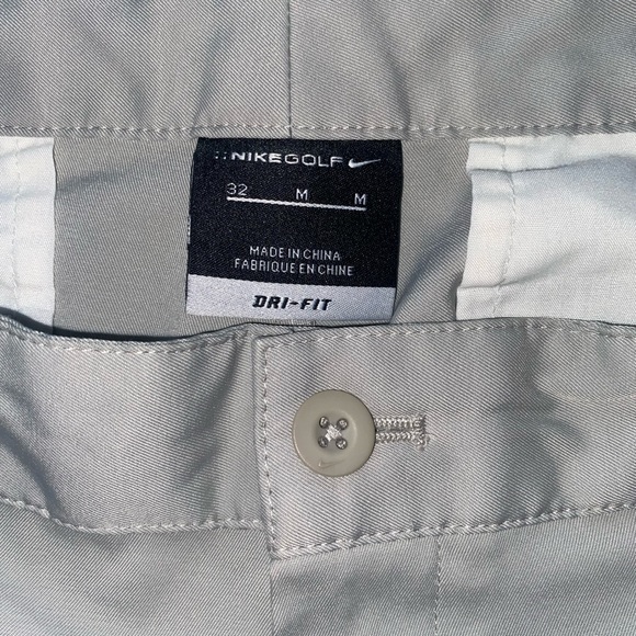 Nike Golf Shorts - Picture 2 of 5